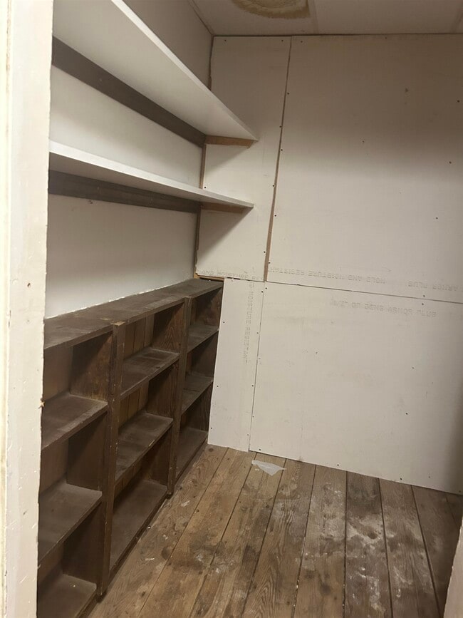 Building Photo - 293 Bear Hill Rd