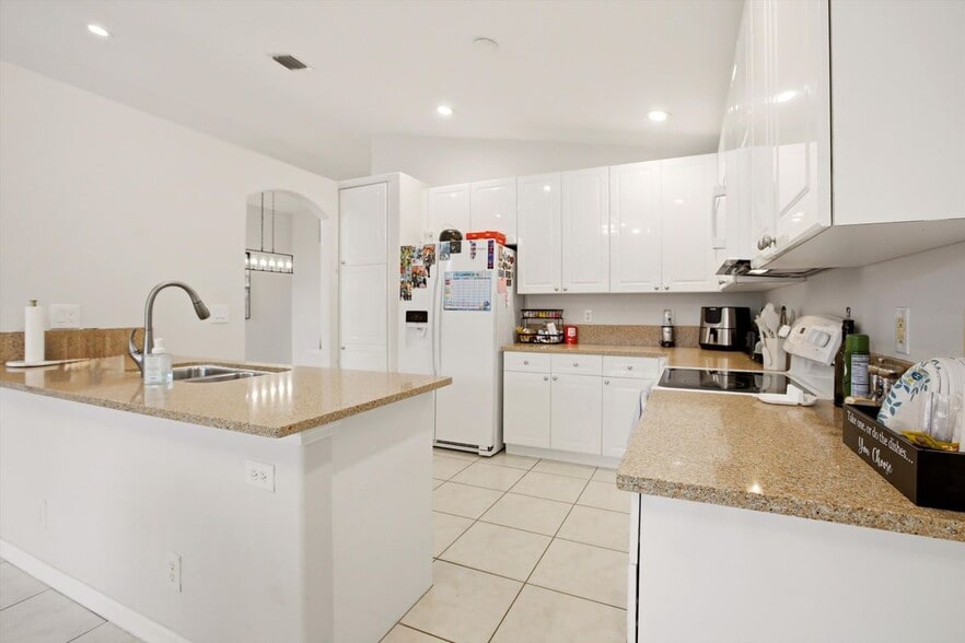 Building Photo - 6298 Harbour Chase Dr