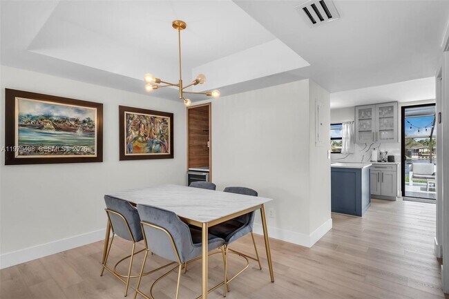 Building Photo - 1305 NW 122nd Terrace