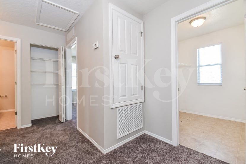 Building Photo - 13509 Laranja St