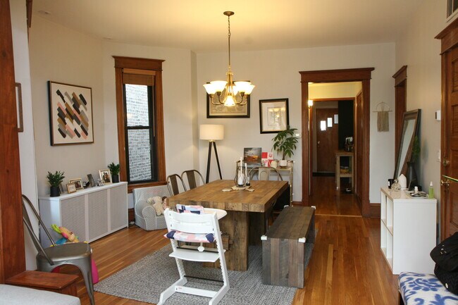 Building Photo - 2706 N Richmond St