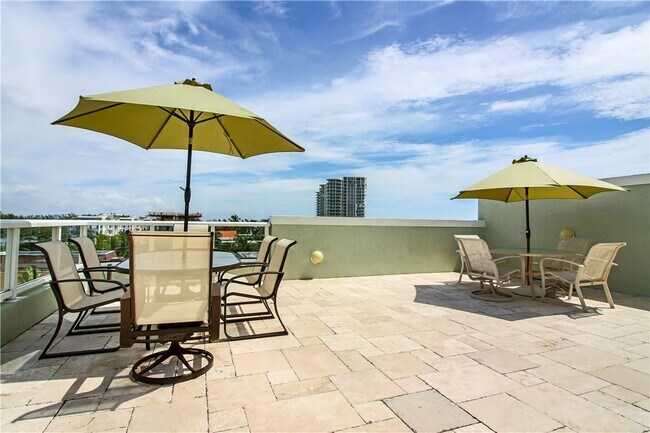 Building Photo - 340 Elm St