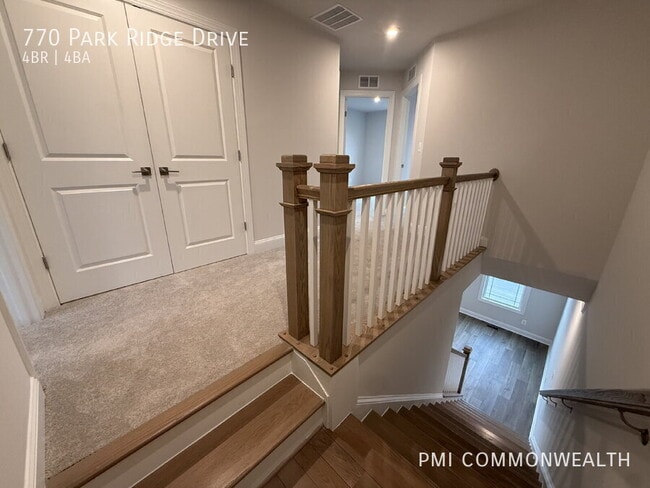 Building Photo - 770 Park Ridge Dr