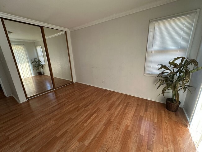 Building Photo - Single family 2 bedroom 1 bath, yard