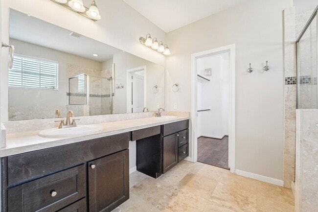 Building Photo - 2421 Beall St