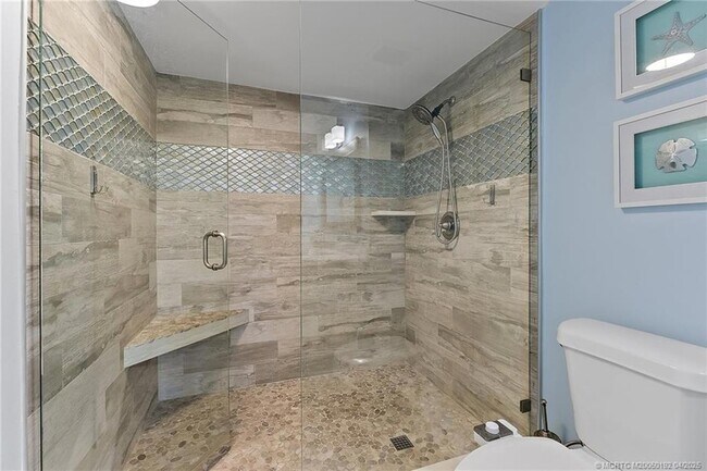 Building Photo - 7370 S Ocean Dr