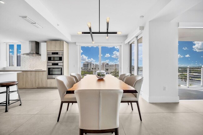 Building Photo - 612 Bayshore Dr