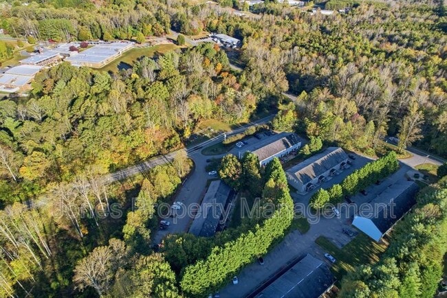 Building Photo - 322 N Key St