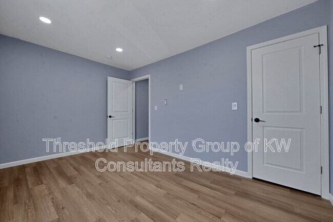 Building Photo - 786 Thomas Ave