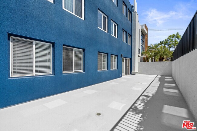 Building Photo - 16100 Sunset Blvd