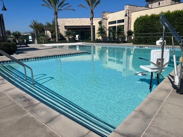 Building Photo - 520 Serrano Summit Dr