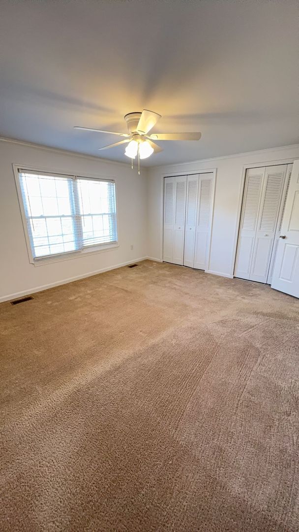 Building Photo - Three Bedroom Townhouse in Alexandria Near Ft Belvoir