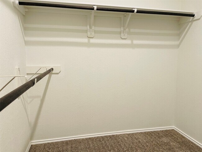 Building Photo - 719 Ashley Falls Ln