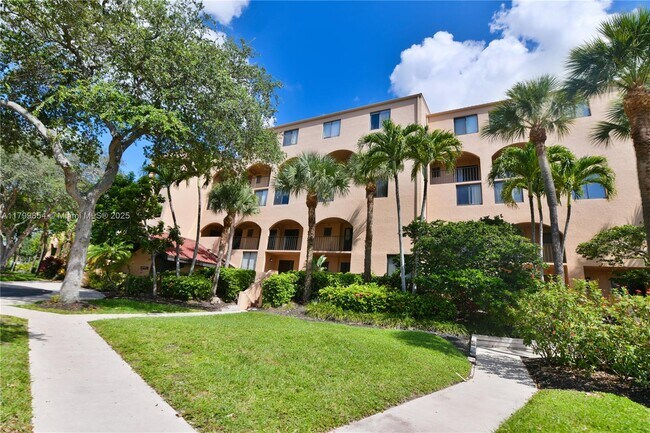 Primary Photo - 450 Egret Cir