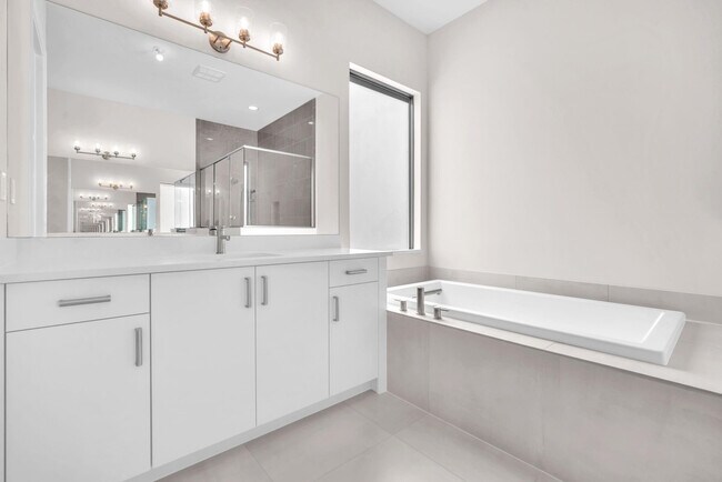 Building Photo - 10990 Violet Mdw St