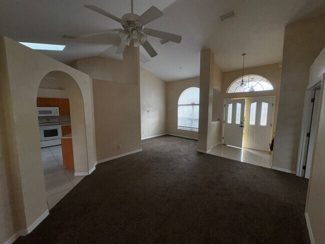 Building Photo - 10330 SW 54th Ct