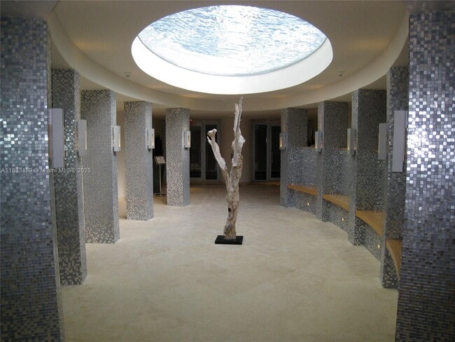 Building Photo - 900 Biscayne Blvd
