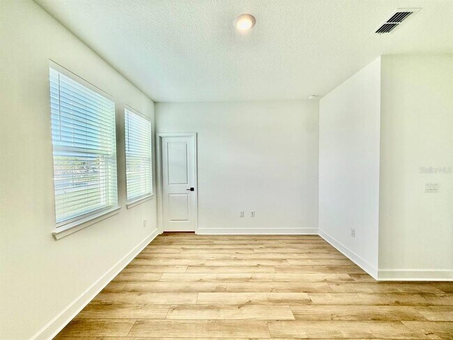 Building Photo - 2031 Wild Heron Ct