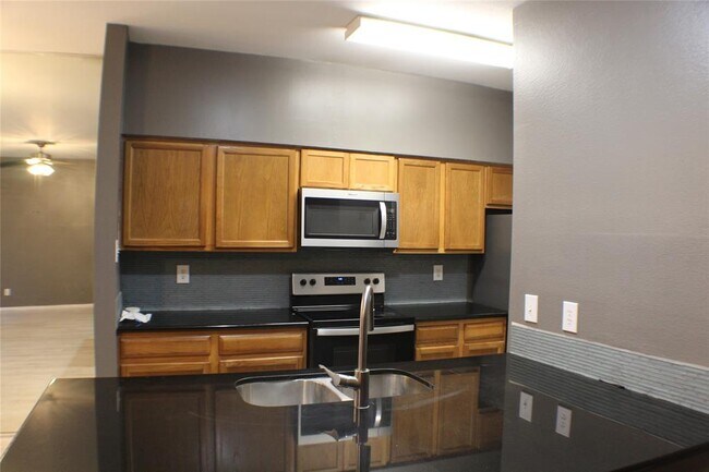 Building Photo - 7342 Regency Square Ct