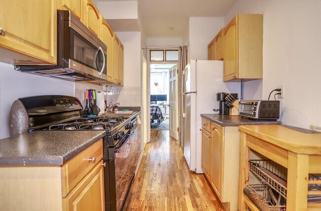 Primary Photo - 228 Madison St
