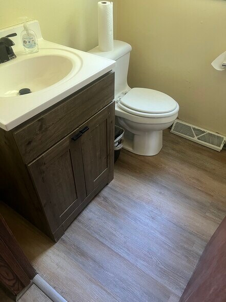 2nd Bathroom - 5840 S Indiana Ave
