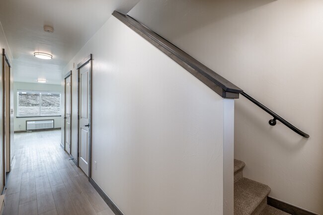 Building Photo - 3384 Crosswind Ct
