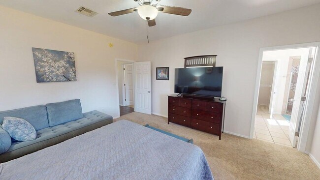 Building Photo - 3-Bedroom/2.5-Bathroom in Alamogordo, NM
