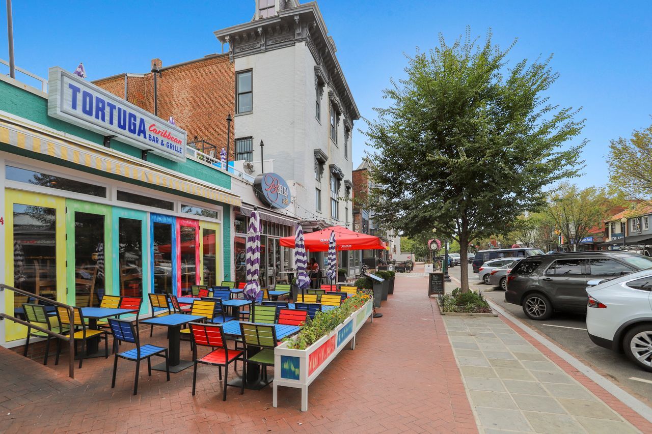 Building Photo - 1110 3rd St NE