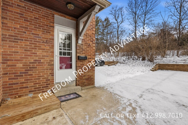 Building Photo - 755 Shady Dr E