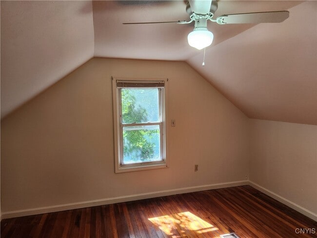 Building Photo - 239 N Midler Ave