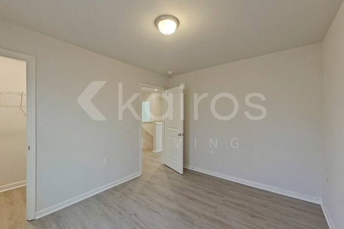 Building Photo - 2513 Island Dr SE