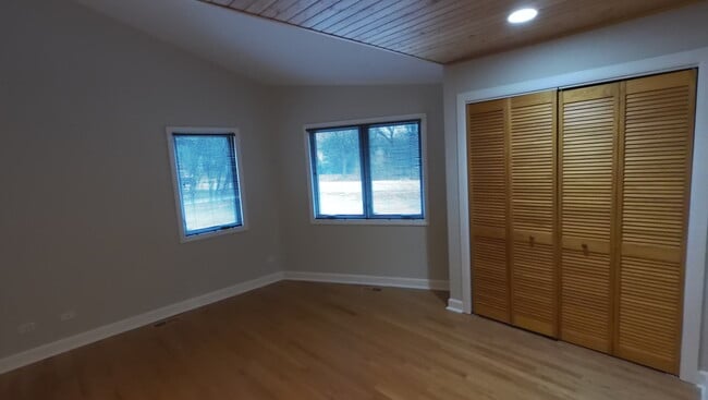 Building Photo - 22940 N Prairie Ln