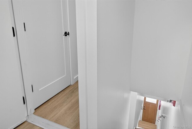 Building Photo - 165 W Main St