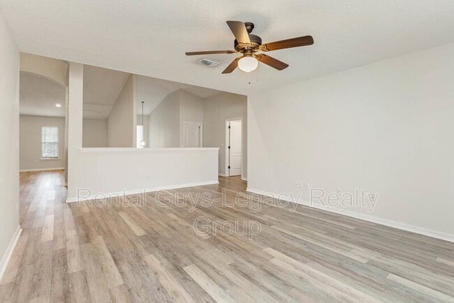 Building Photo - 402 Hearthside Ct