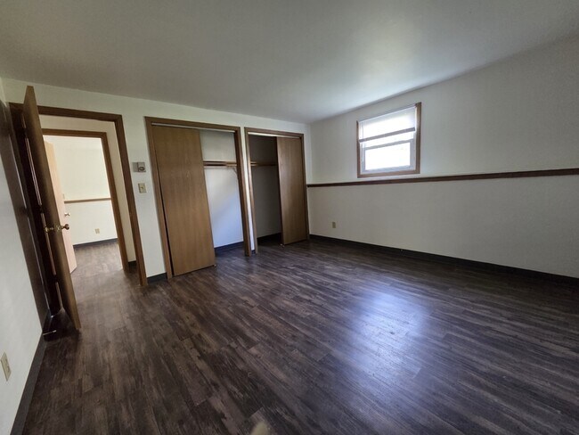 Building Photo - 324 Joseph St