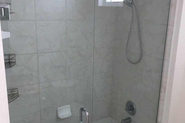 shower/tub - 3180 Coral Way
