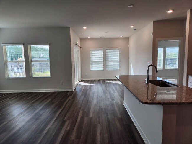Building Photo - Charming 3-Bedroom, 2-Bathroom Single-Family Home in The Vineyards of Charlotte