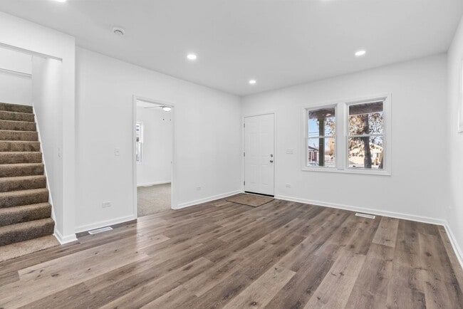 Building Photo - 867 Church Rd