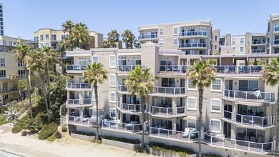Building Photo - Beachfront Oasis - 3 bed 2 bath in Alamitos Beach