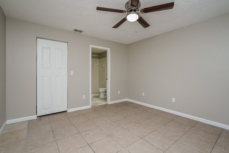 Building Photo - 1070 Bridlewood Way