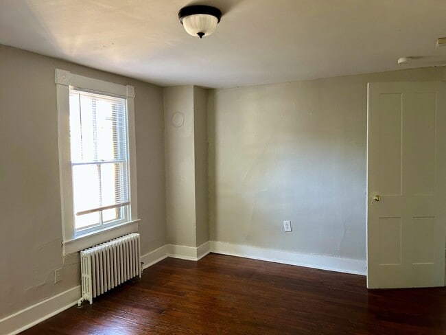 Building Photo - 615 S Braddock St