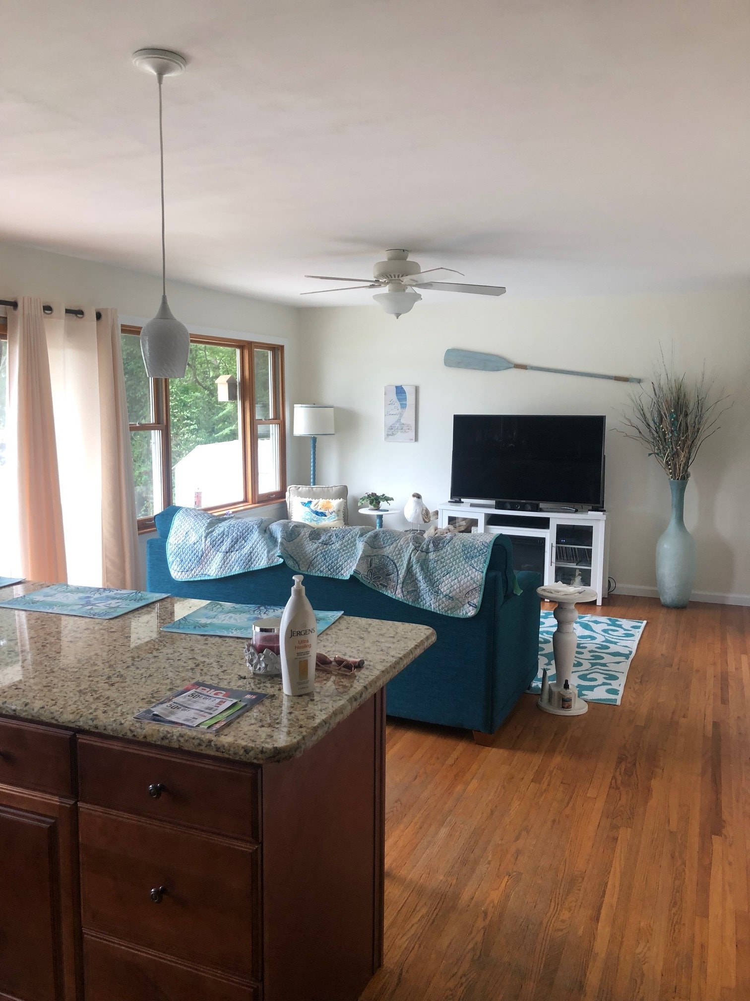family room - 13101 Harbor Ln