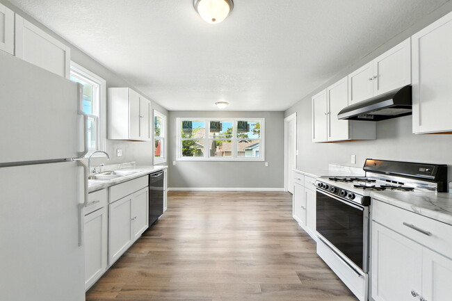 Building Photo - 3706 Oliver St