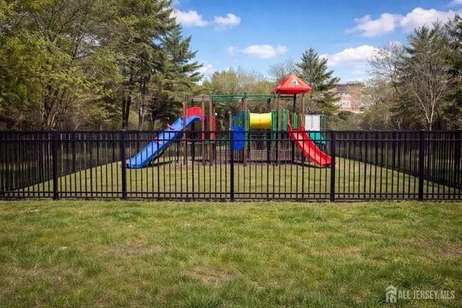 Building Photo - 4910 Ravens Crest Dr