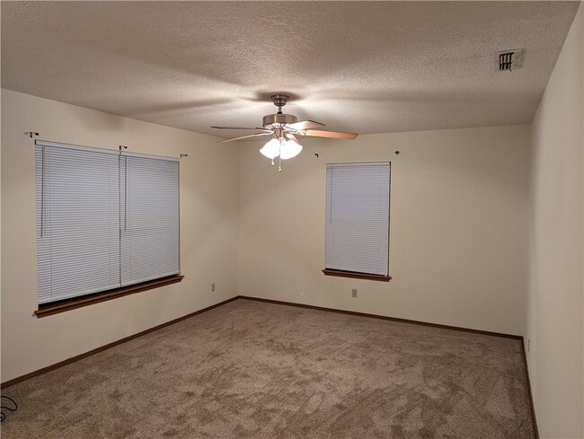 Building Photo - 2863 Kasey Ave