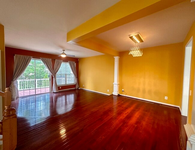 Building Photo - 22702 Lamoreaux Landing Square