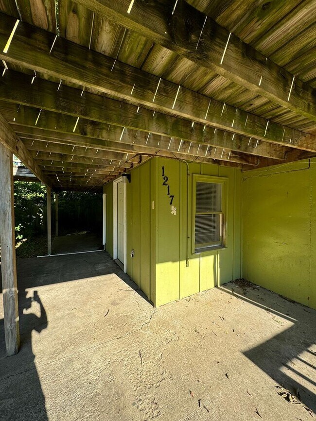 Building Photo - Cozy & Convenient 2BR with Patio - Coming Soon!