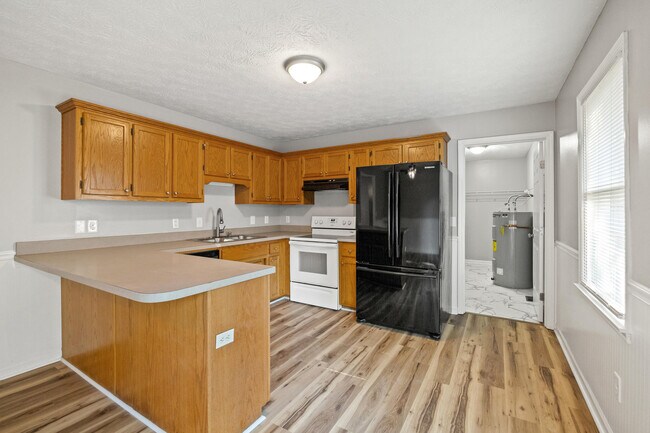 Building Photo - 1060 Butler Dr