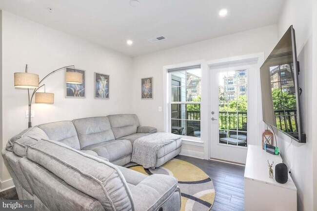 Building Photo - 104 St Ives Pl