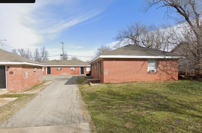 Primary Photo - 2815 SW 33rd St